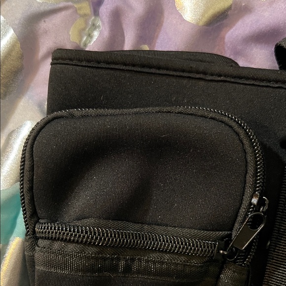 SHEIN Neoprene Stylish Black Water Bottle Carrier-NWOT - Picture 4 of 7